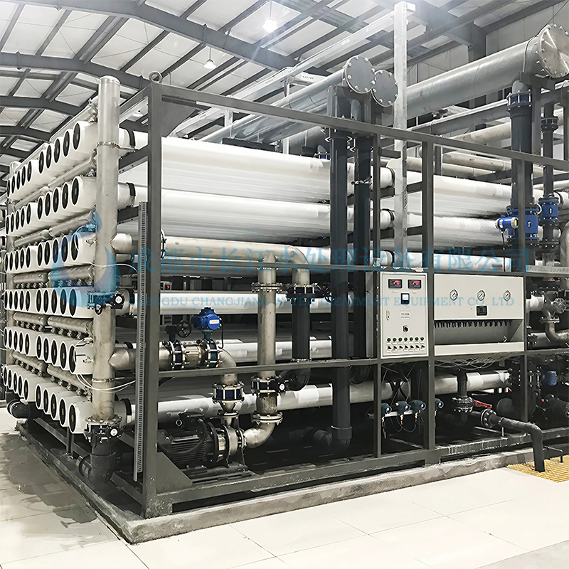 How should the pretreatment system of ro reverse osmosis pure water equipment be designed to extend membrane life?